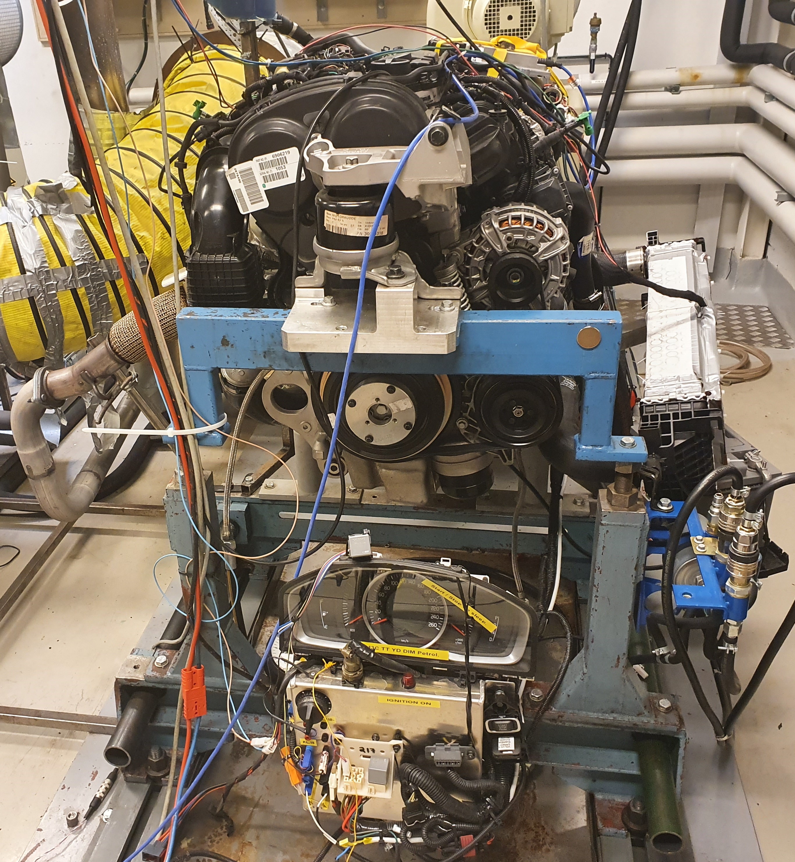 A picture of the experimental test bench